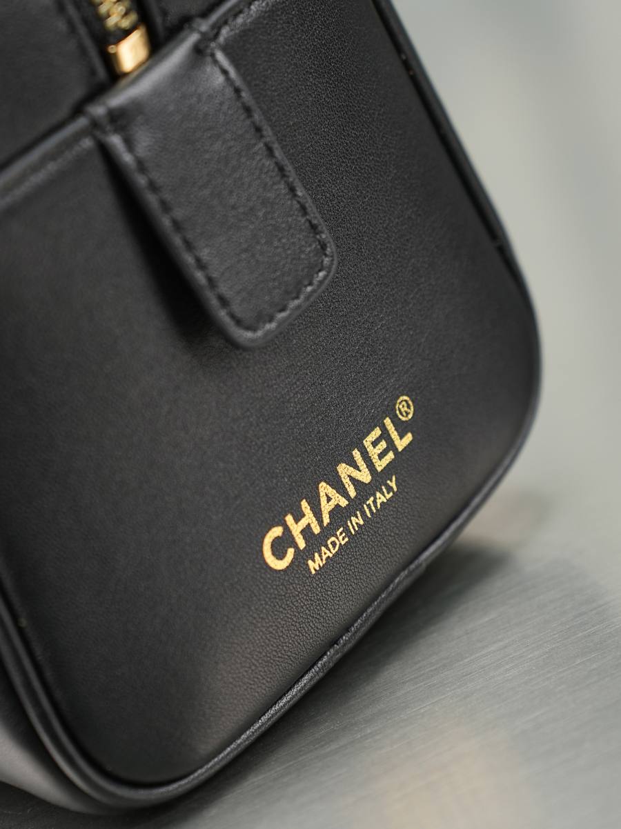 Chanel 26S Bowling Bag 31 x 20 x 14 E541