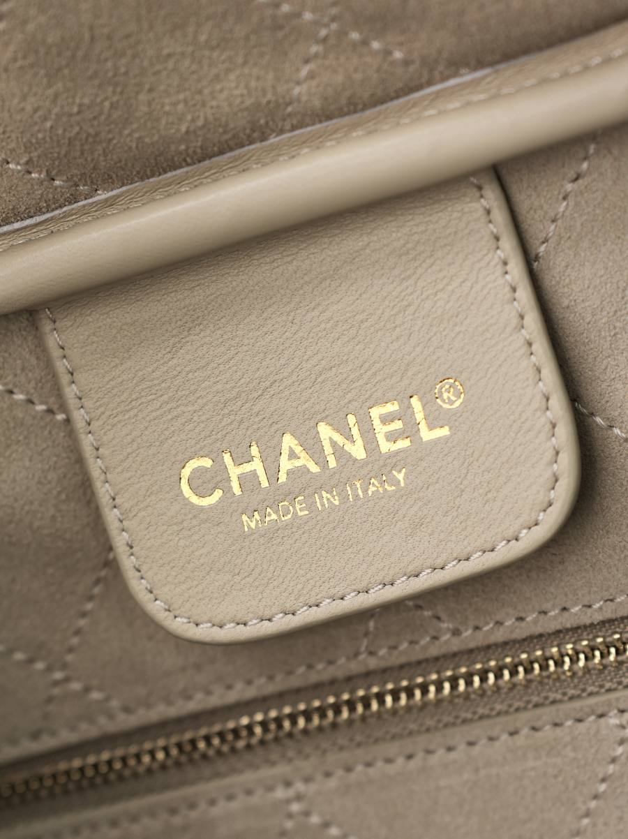 Chanel 26S Bowling Bag 31 x 20 x 14 E541
