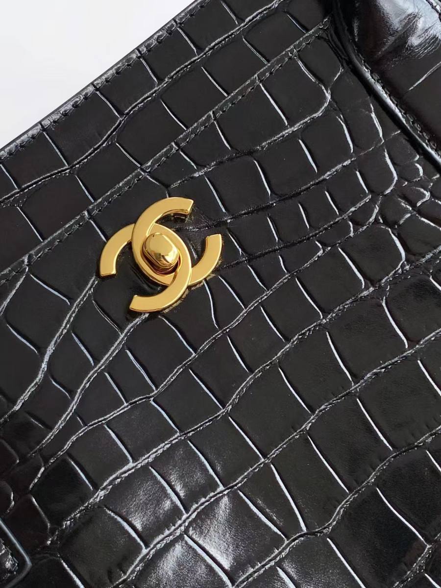 Chanel 26S Cerf Tote 35.5 x 25.5 x 15 425E