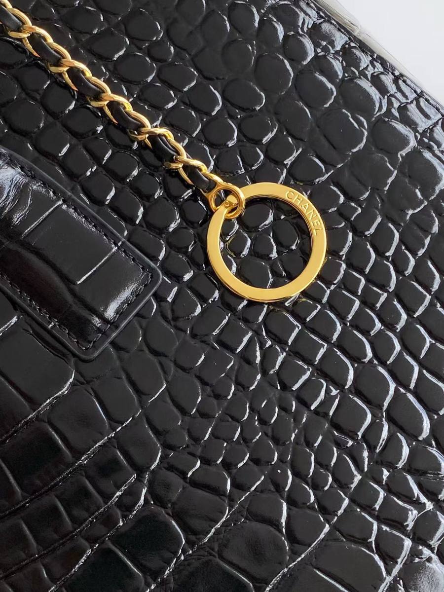 Chanel 26S Cerf Tote 35.5 x 25.5 x 15 425E