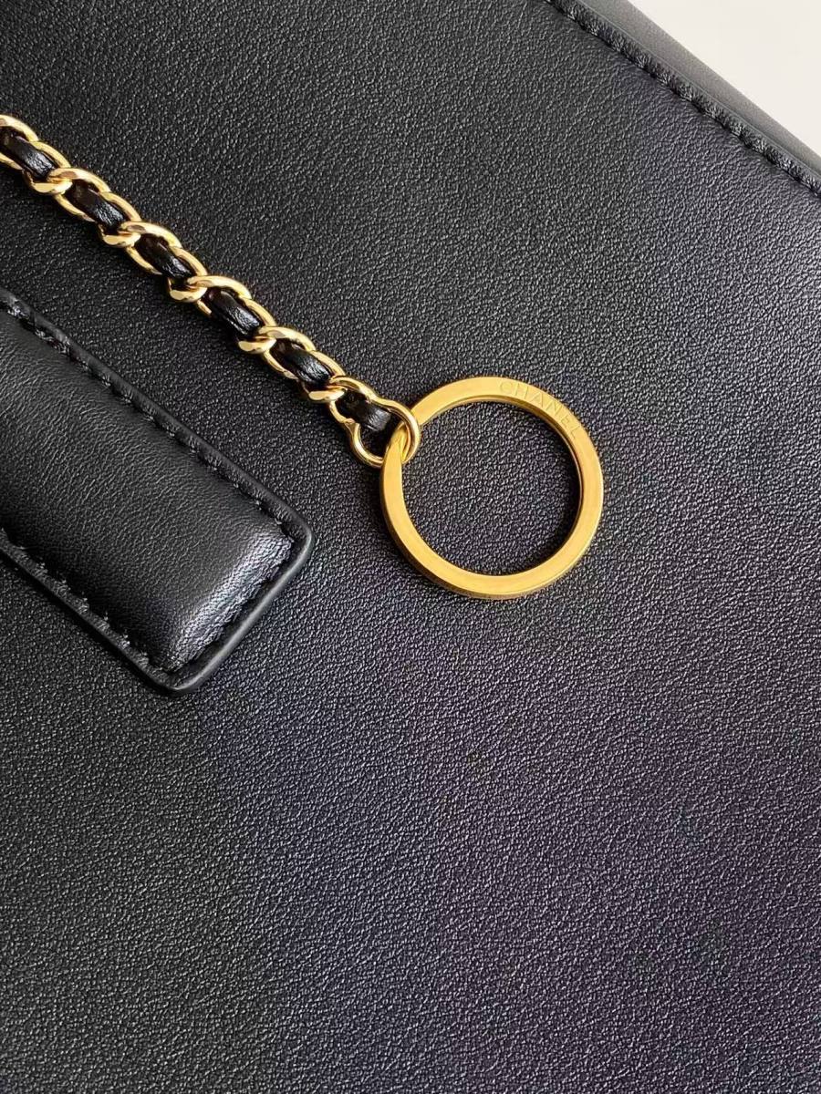 Chanel 26S Cerf Tote 35.5 x 25.5 x 15 F397