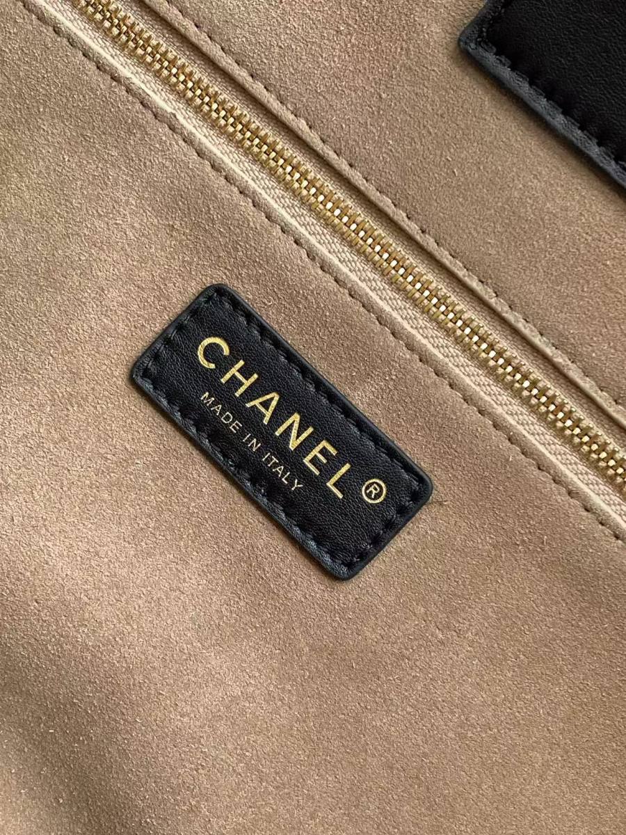Chanel 26S Cerf Tote 35.5 x 25.5 x 15 F397