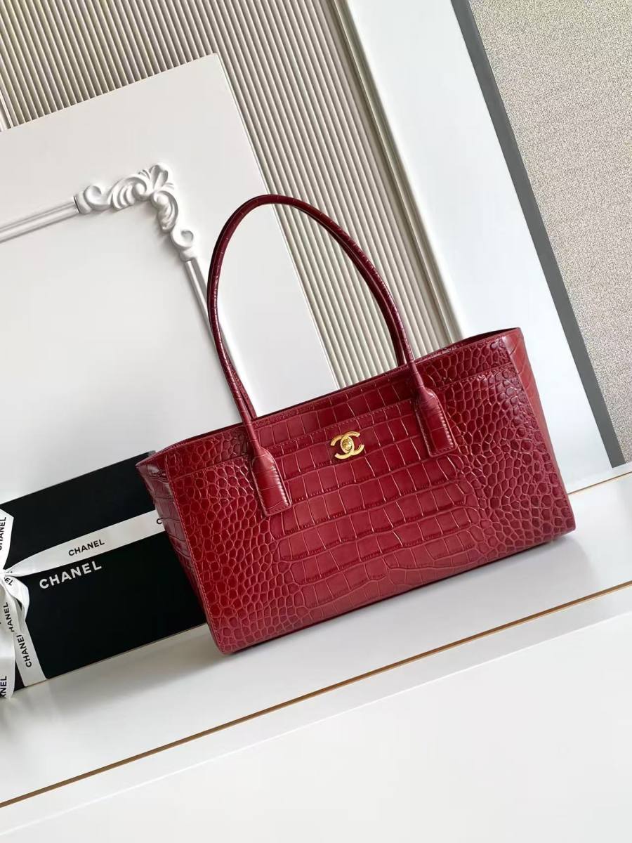 Chanel 26S Cerf Tote 35.5 x 25.5 x 15 F544