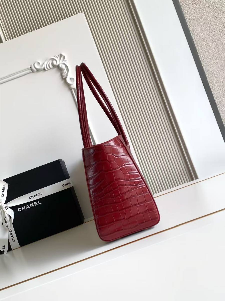 Chanel 26S Cerf Tote 35.5 x 25.5 x 15 F544