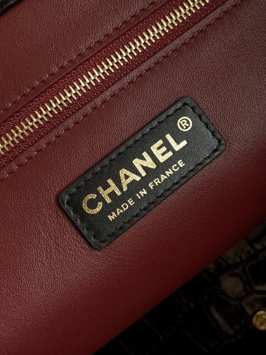 Chanel 26S Cerf Tote 38 x 27 x 15 0412