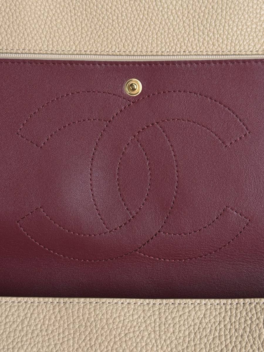 Chanel 26S Classic Flap Maxi 33 x 23 x 10 02A7