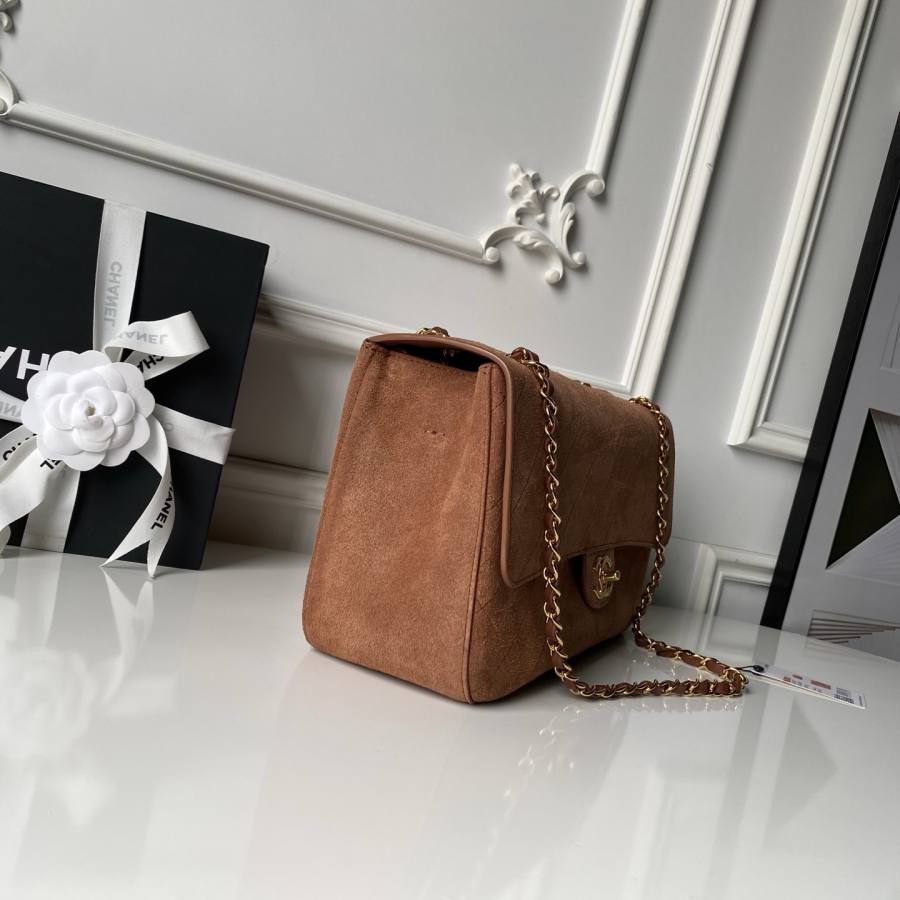 Chanel 26S Classic Flap Maxi AS6281 33 x 23 x 10 F830