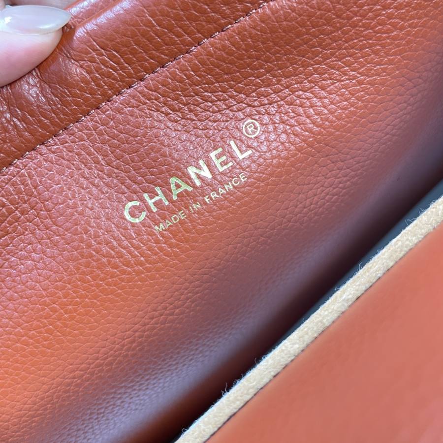 Chanel 26S Tote 36 x 28 x 14 9B95