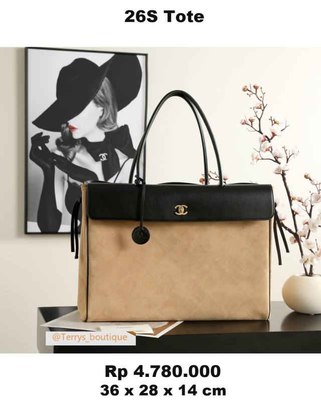 Chanel 26S Tote 36 x 28 x 14 E943