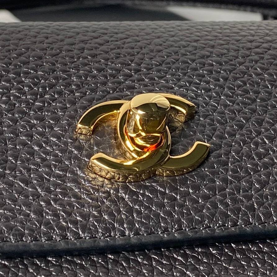 Chanel 26S Tote AS6289 36 x 28 x 14 E9C1