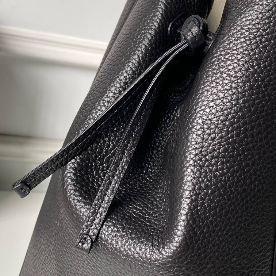Chanel 26S Tote AS6289 36 x 28 x 14 E9C1