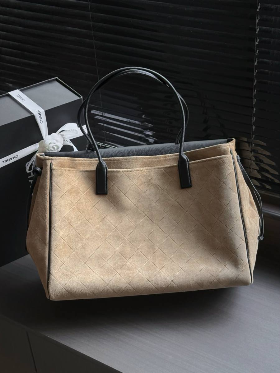 Chanel Baguette 28 x 14 x 8 2822