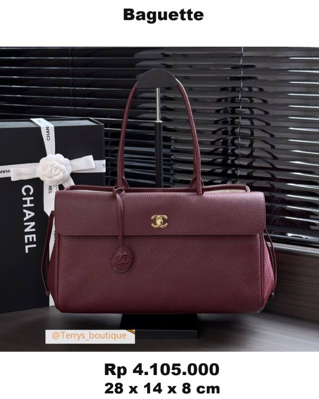 Chanel Baguette 28 x 14 x 8 43E0