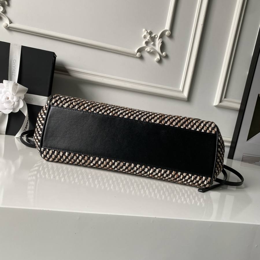 Chanel Baguette AS6288 28 x 14 x 8 4296