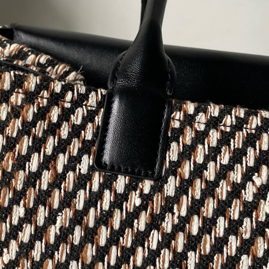 Chanel Baguette AS6288 28 x 14 x 8 4296