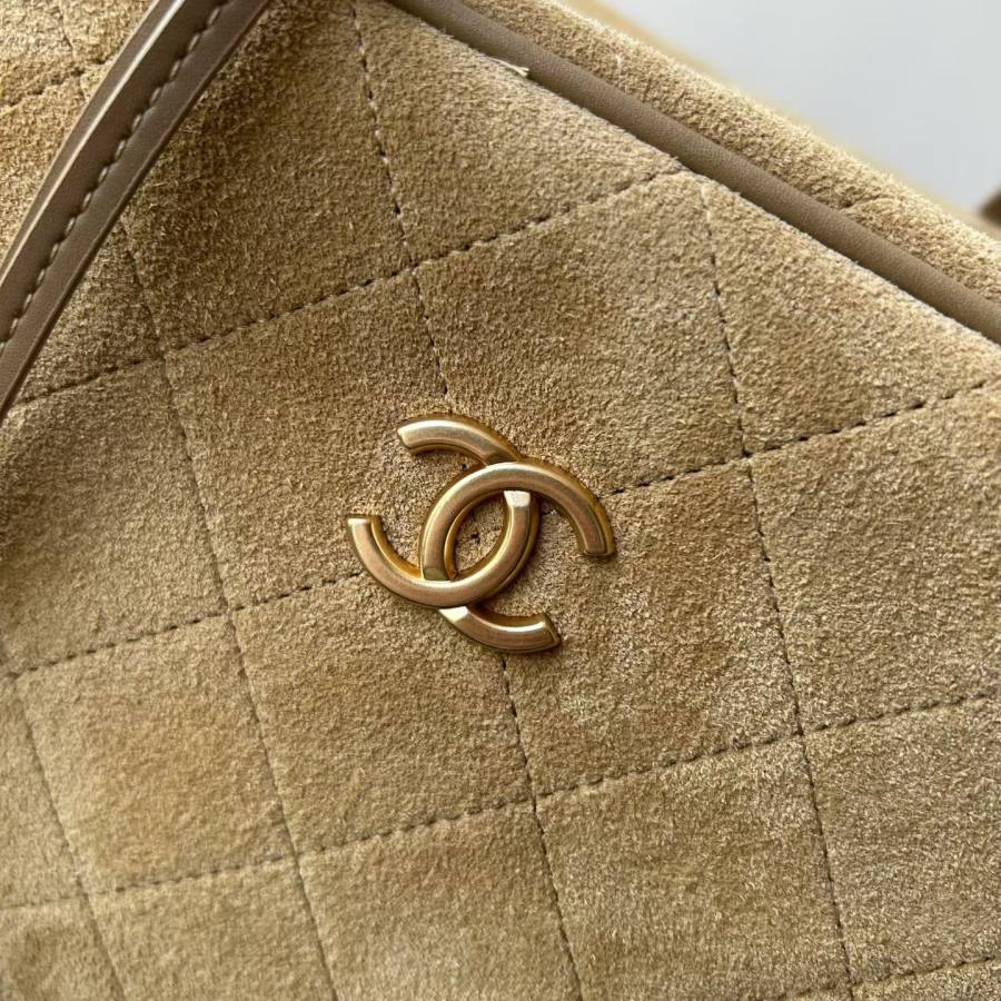 Chanel Bowling Bag 30 x 22 x 16 D748