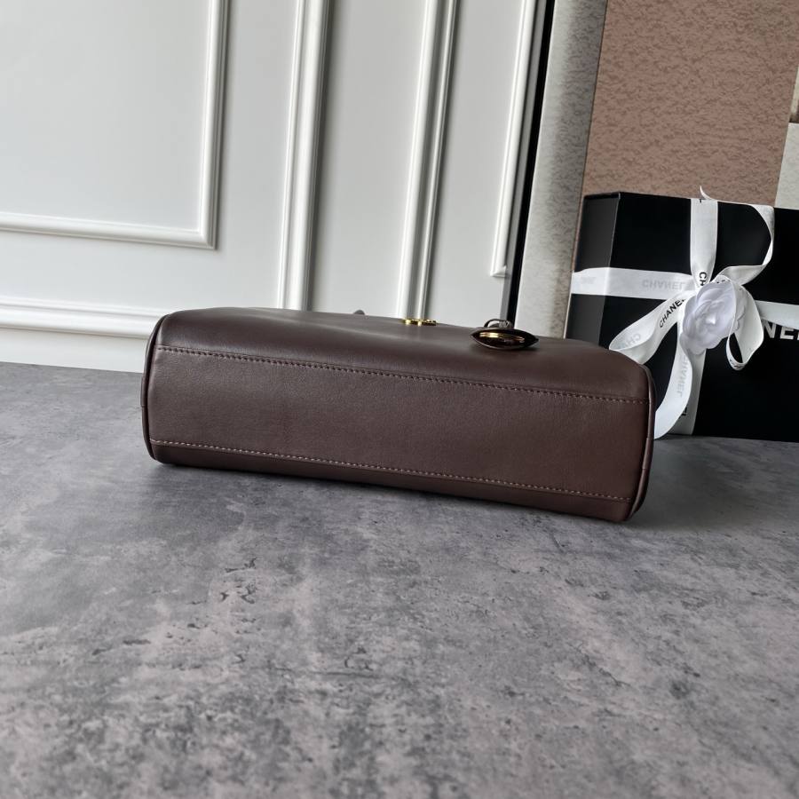 Chanel Bowling Bag AS6580 31 x 20 x 14 B156