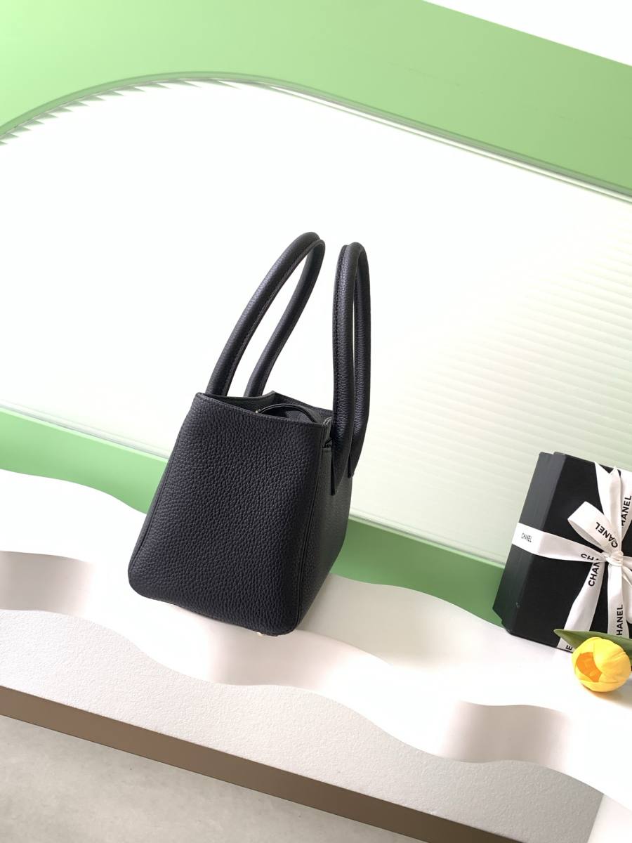 Chanel Cerf Tote Small 31.5 x 18 x 13.5 Black 32F7