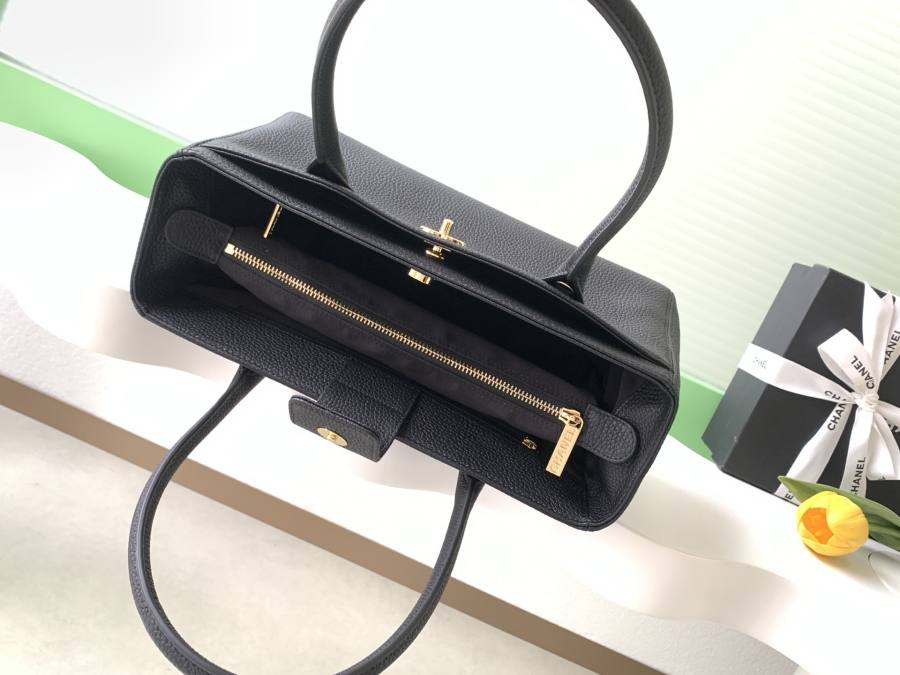Chanel Cerf Tote Small 31.5 x 18 x 13.5 Black 32F7