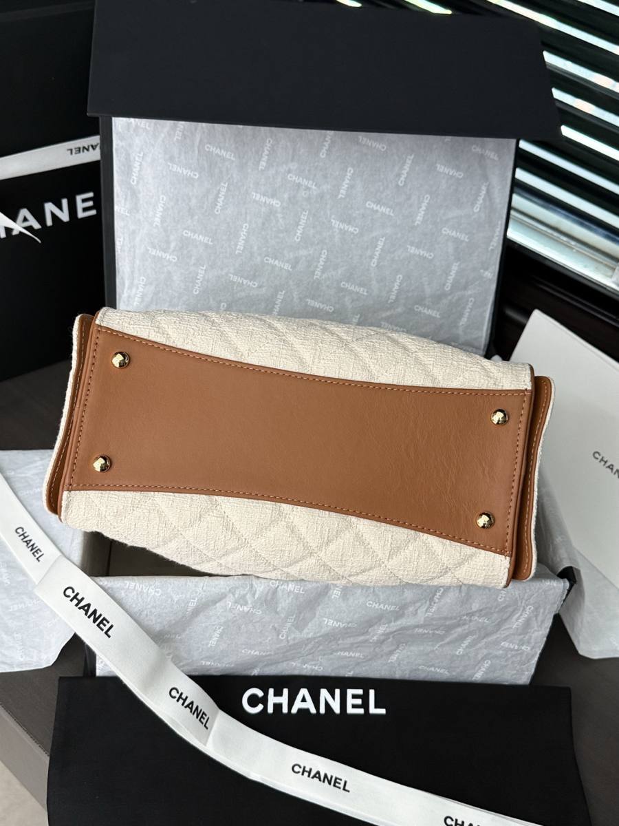 Chanel Chanel 25 Bag 30 x 26 x 14 25F0