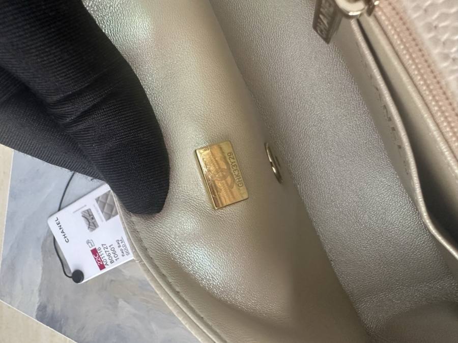 Chanel Classic Flap 25.5 x 16 x 7 0632