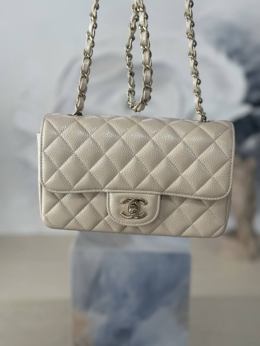 Chanel Classic Flap 25.5 x 16 x 7 0632