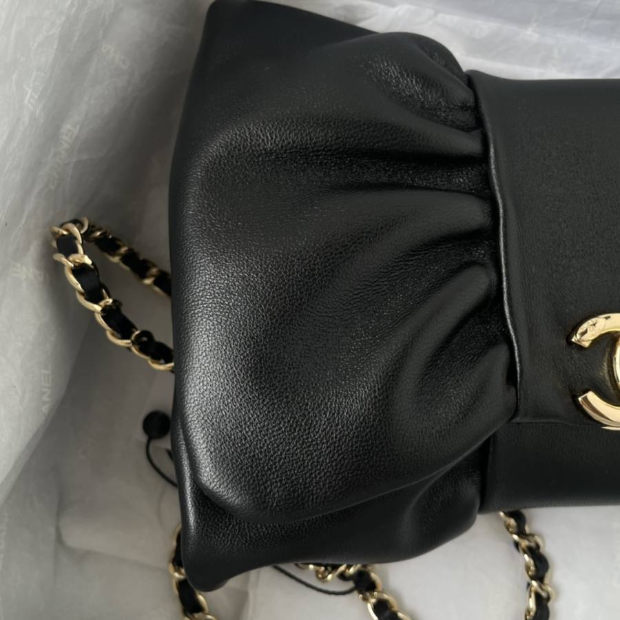Chanel Classic Flap 25.5 x 16 x 7 4CF8