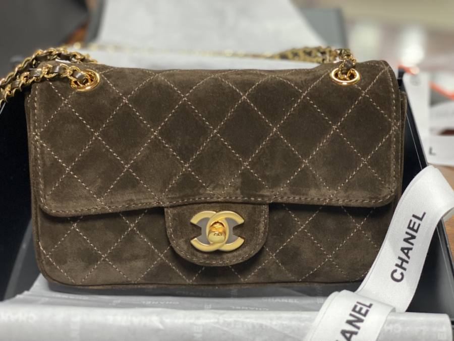 Chanel Classic Flap 25.5 x 16 x 7 C4C3
