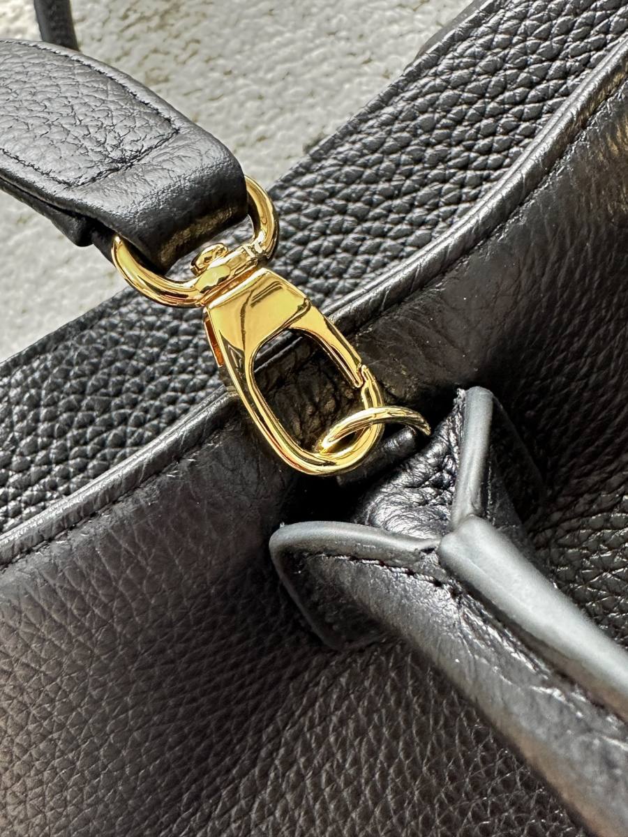 Chanel Classic Flap AP60495 25.5 x 16 x 7 D298