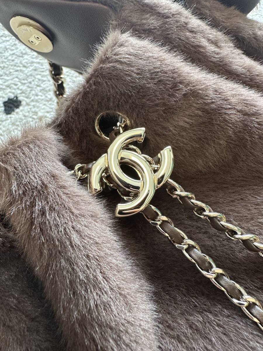 Chanel Classic Flap AS5631 25.5 x 16 x 7 FB7A