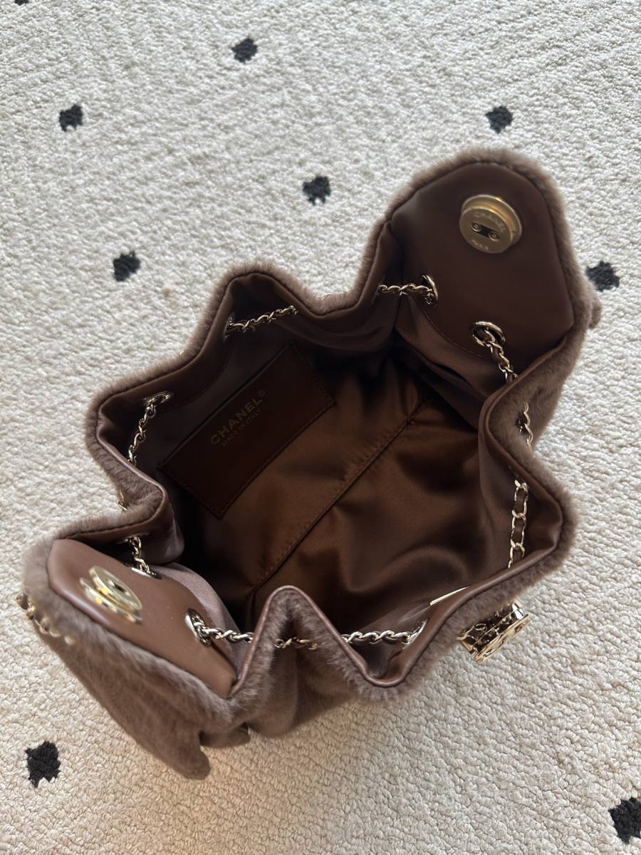 Chanel Classic Flap AS5631 25.5 x 16 x 7 FB7A