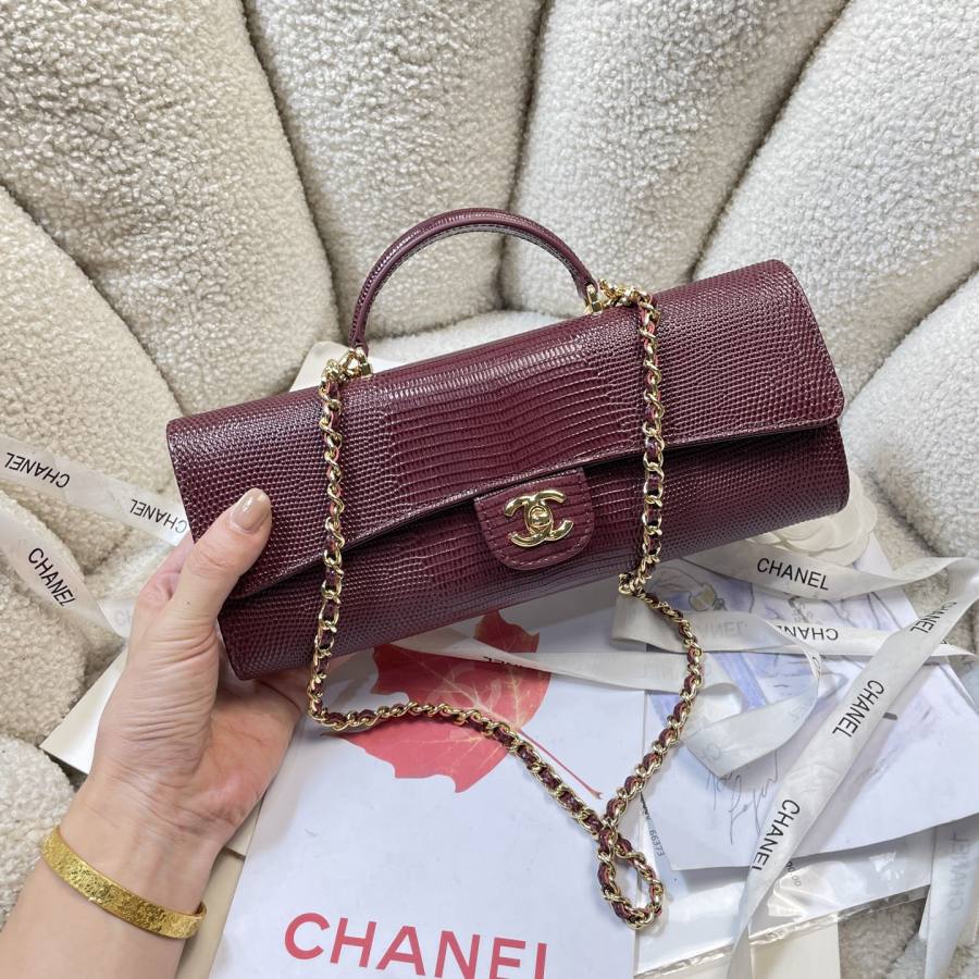 Chanel Handle Bag 28 x 13 x 8 4D54