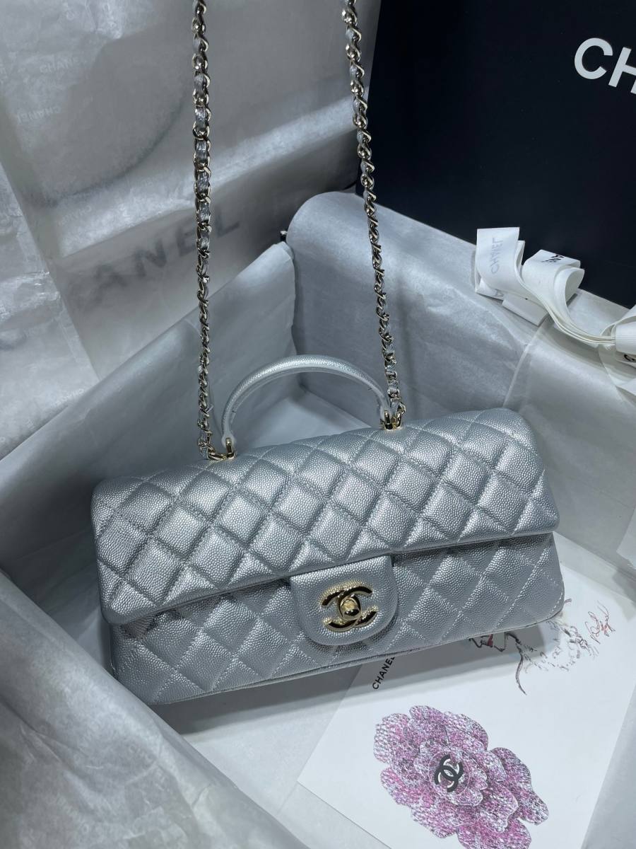 Chanel Handle Flap 2431 25 x 15 x 7 8534