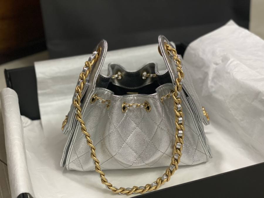 Chanel Hippie Hobo Mini 20 x 16 x 8 B122