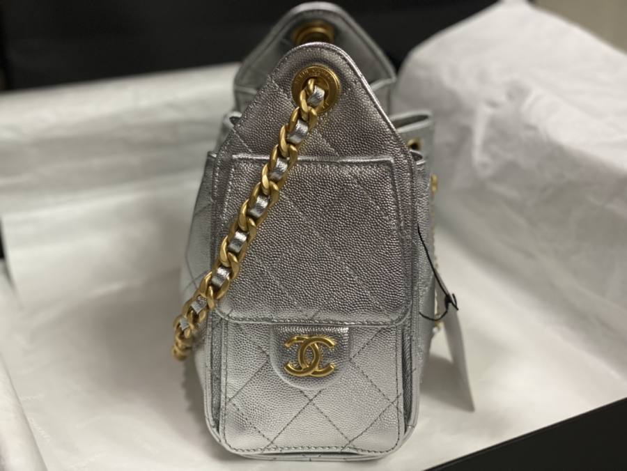 Chanel Hippie Hobo Mini 20 x 16 x 8 B122