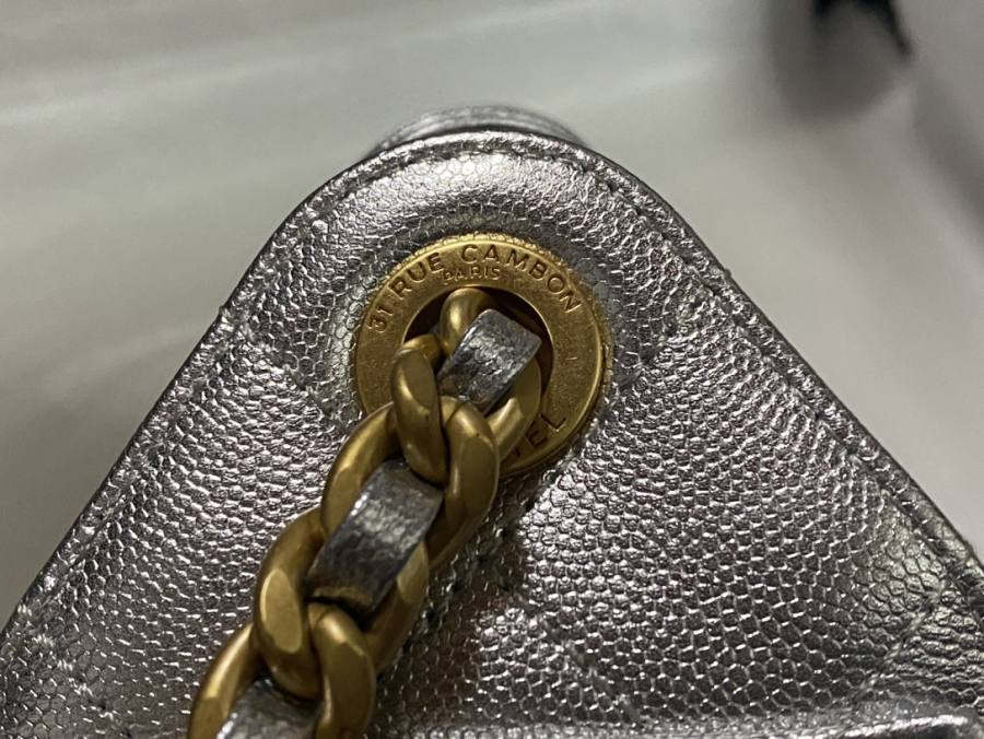 Chanel Hippie Hobo Mini 20 x 16 x 8 B122