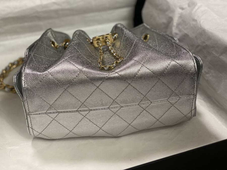 Chanel Hippie Hobo Mini 20 x 16 x 8 B122