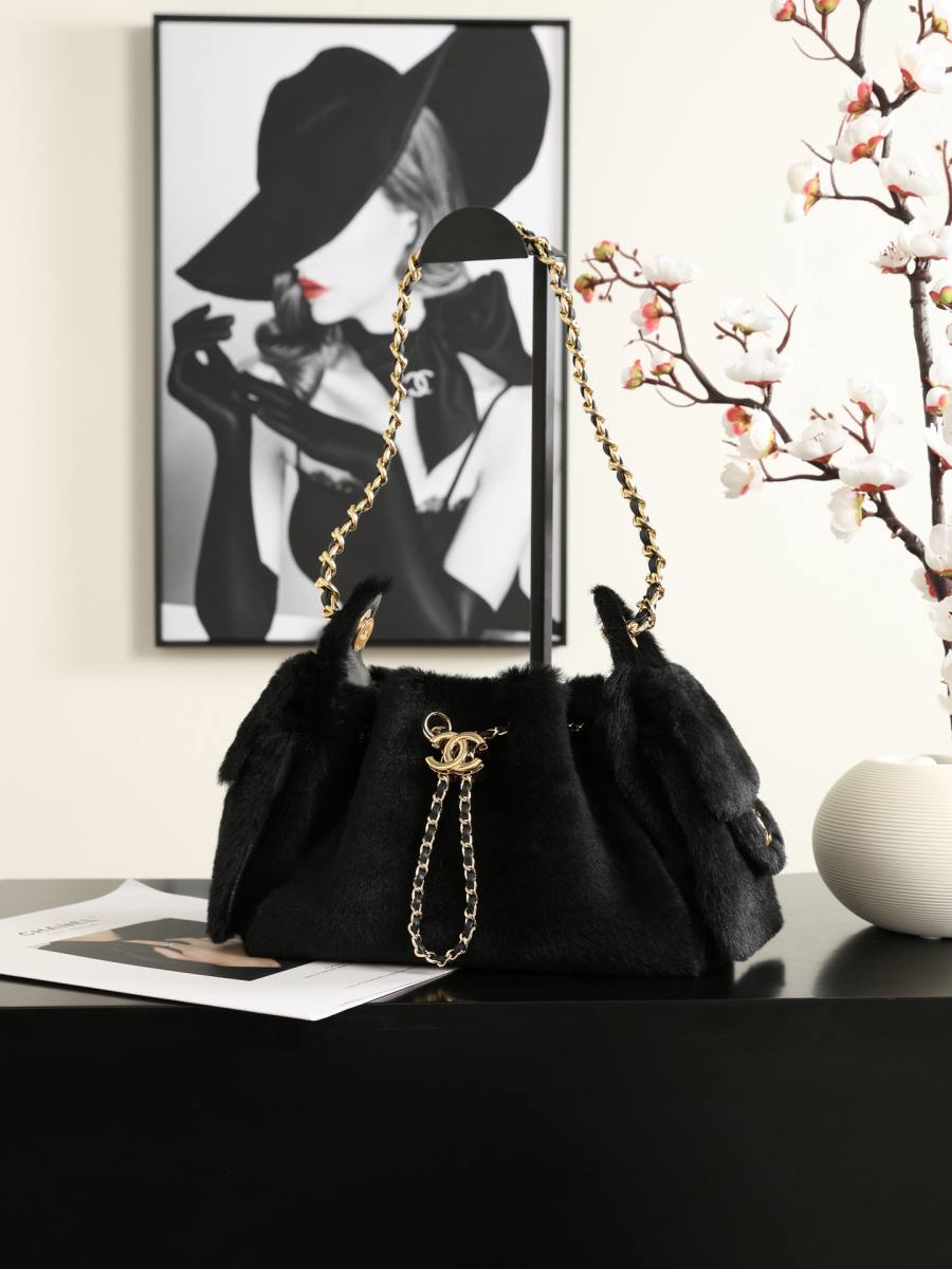 Chanel Hippie Hobo Mini 5631 20 x 16 x 8 A7B8