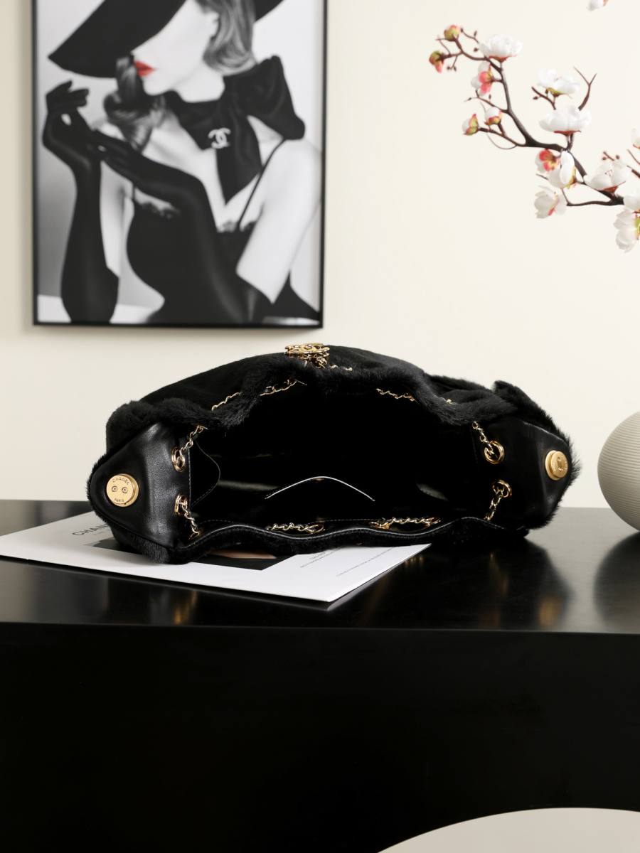 Chanel Hippie Hobo Mini 5631 20 x 16 x 8 A7B8