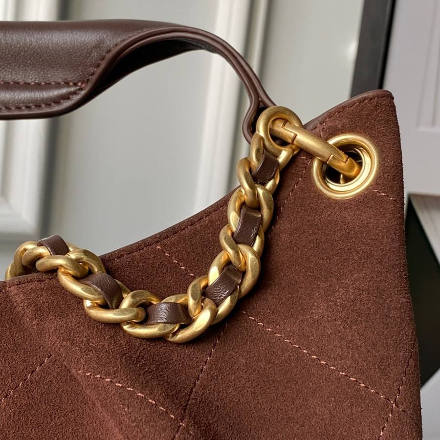 Chanel Hippie Hobo Mini AS5970 20 x 16 x 8 2C05