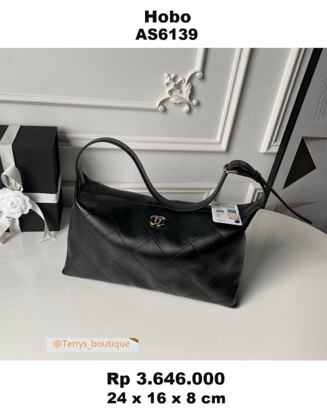 Chanel Hobo AS6139 24 x 16 x 8 B9D8