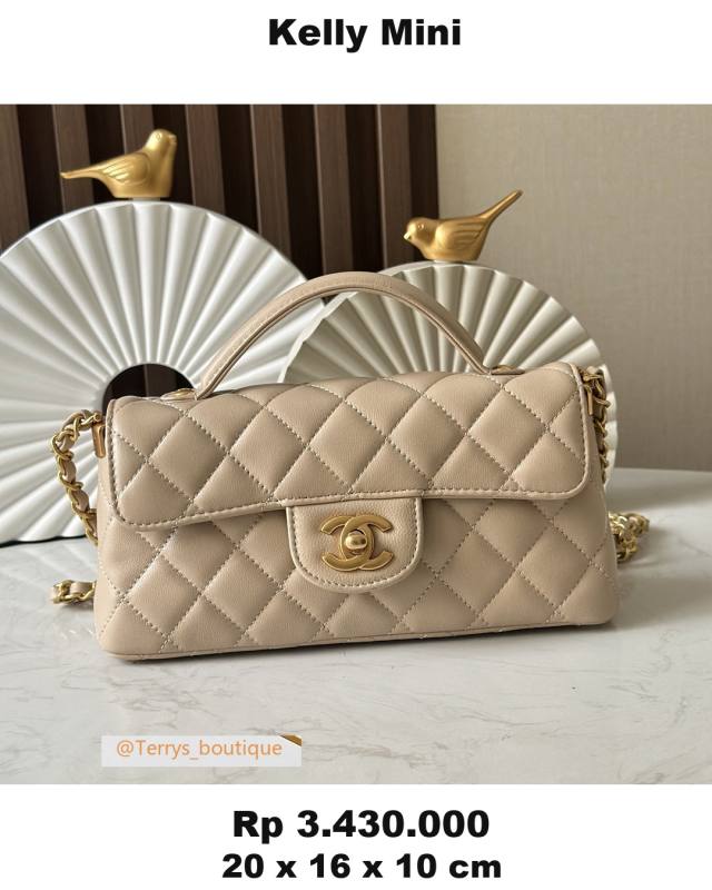 Chanel Kelly Mini 20 x 16 x 10 BC71