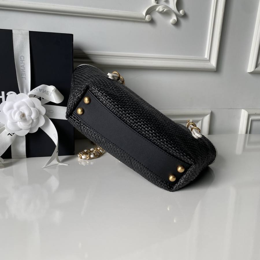 Chanel Shoulder Bag AS6015 23 x 14 x 7 29E0