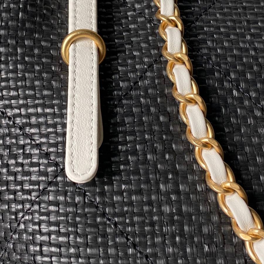 Chanel Shoulder Bag AS6015 23 x 14 x 7 29E0