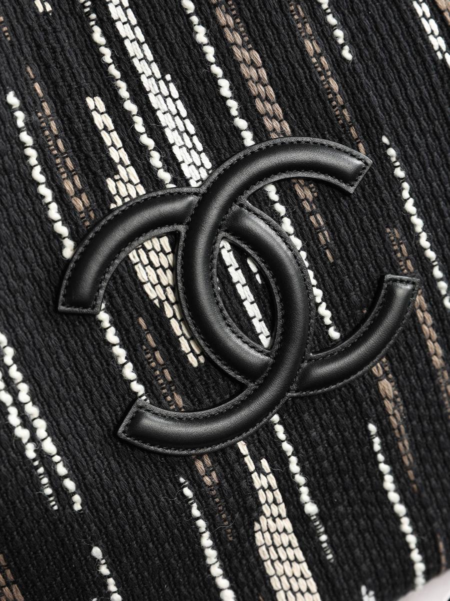 Chanel Small Tote AS6200 30 x 36 x 17 Black 743C