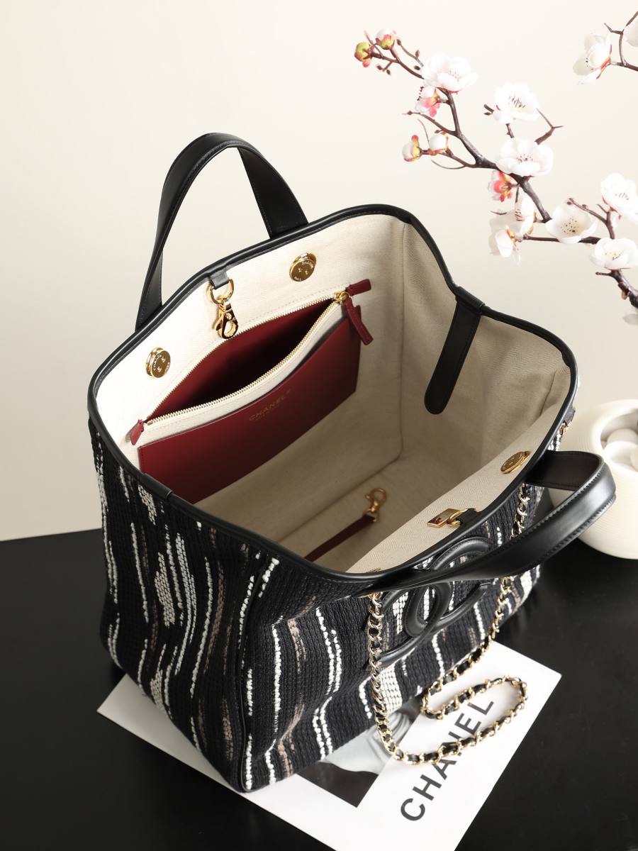 Chanel Small Tote AS6200 30 x 36 x 17 Black 743C