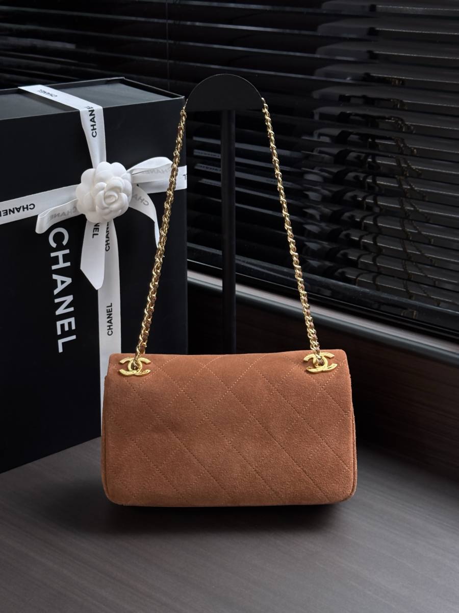 Chanel Suede Flap 25.5 x 16 x 7 5800