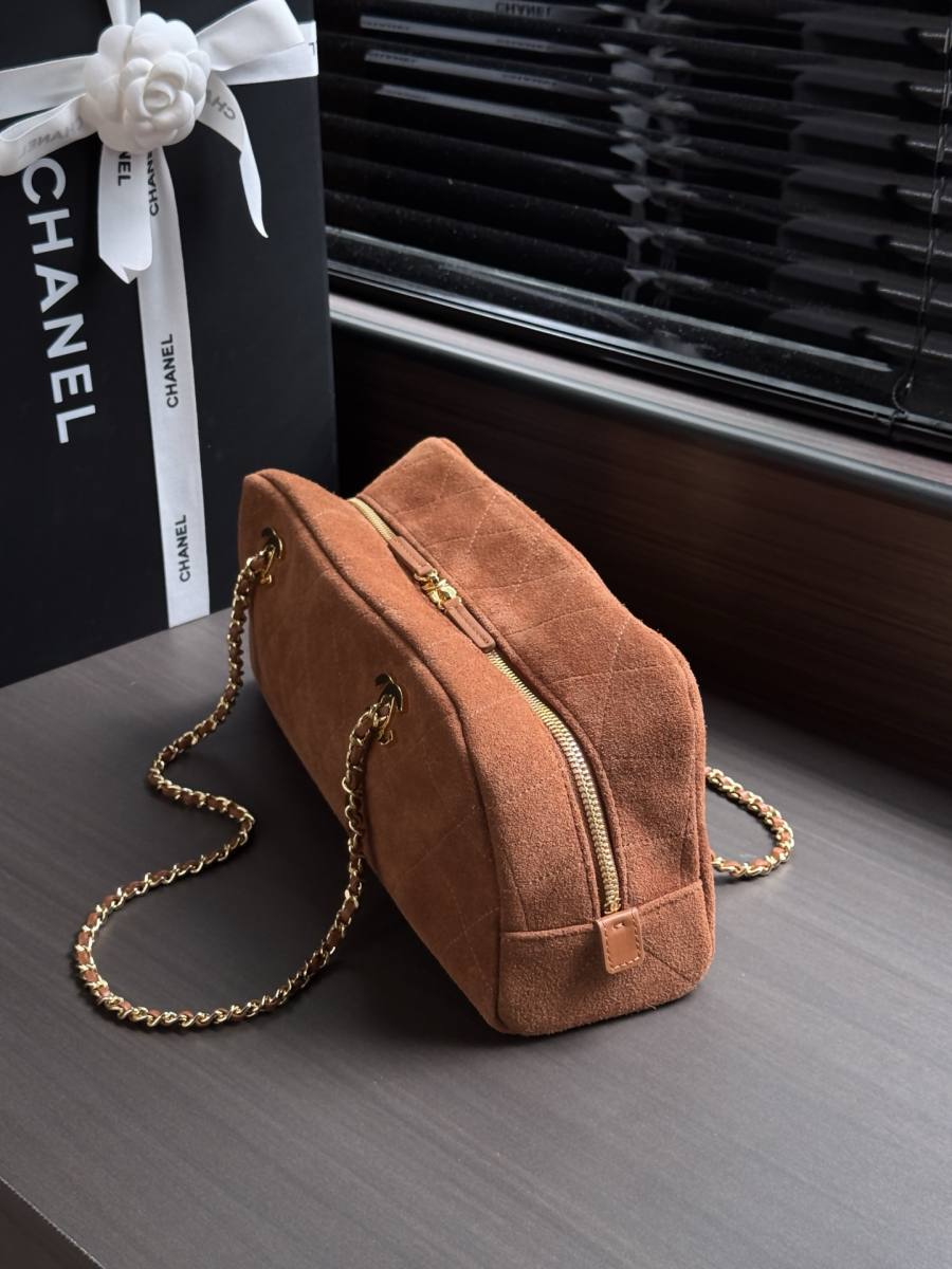 Chanel Suede Flap 25.5 x 16 x 7 9499