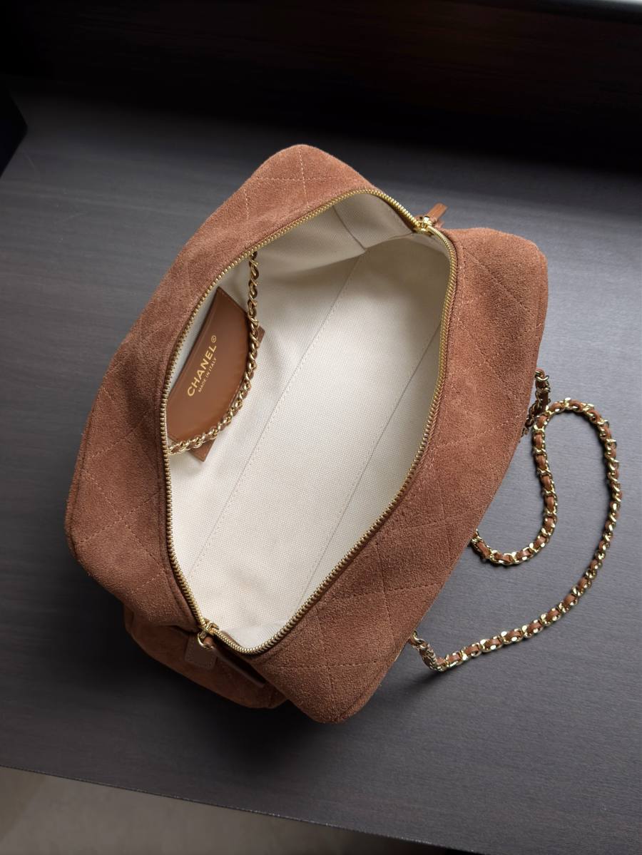 Chanel Suede Flap 25.5 x 16 x 7 9499