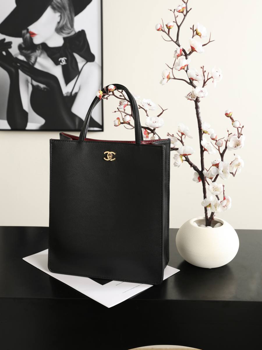 Chanel Tote 33 x 26 x 12 84D2